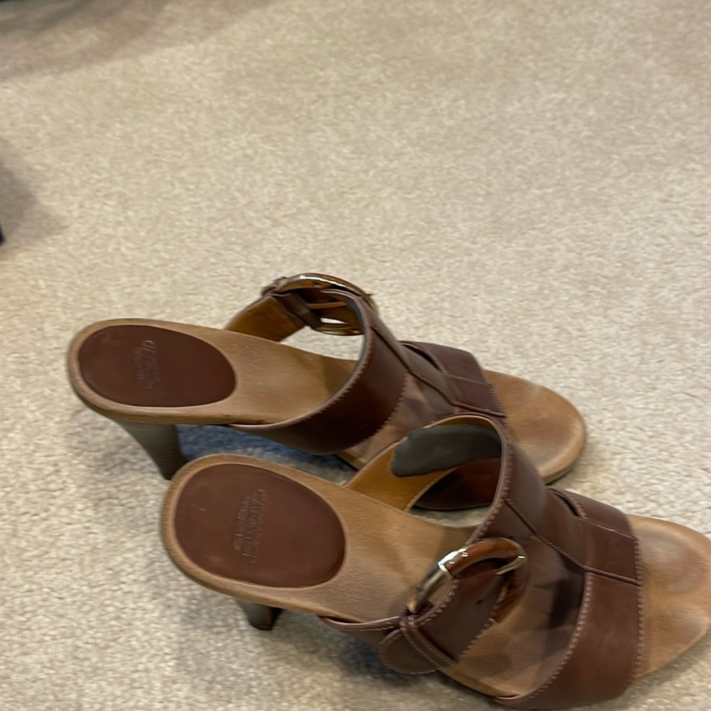 Joan and David slide heels